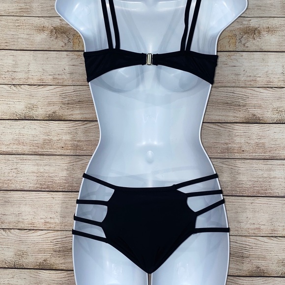 Black Two Piece - Picture 4 of 4